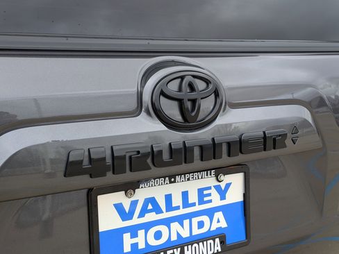 Used 2021 Toyota 4Runner SR5 image 29