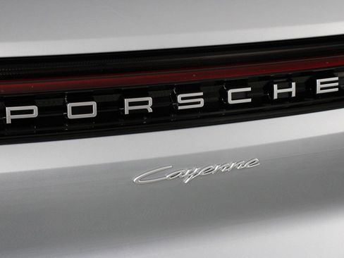 New 2026 Porsche Cayenne image 22