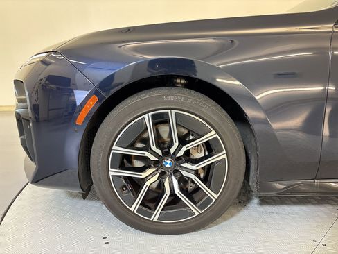 Used 2025 BMW 740i xDrive AWD/4WD image 5