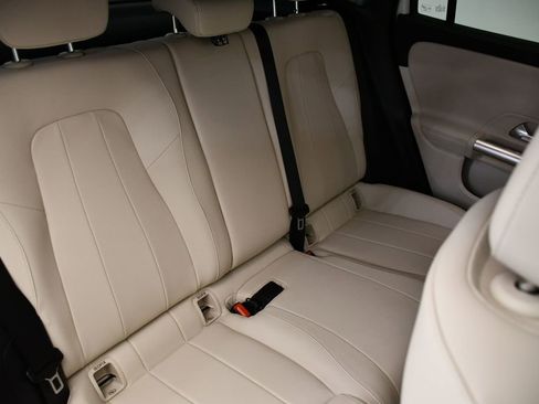 Used 2025 Mercedes-Benz GLA 250 4MATIC image 54