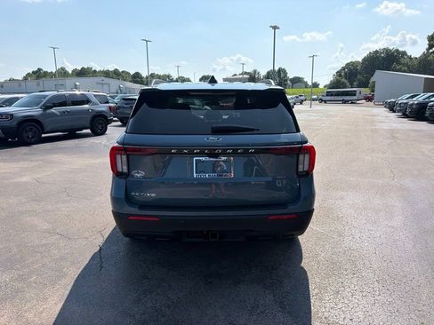 New 2026 Ford Explorer Active RWD image 4