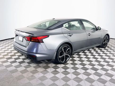 Used 2023 Nissan Altima 2.5 SR FWD image 8