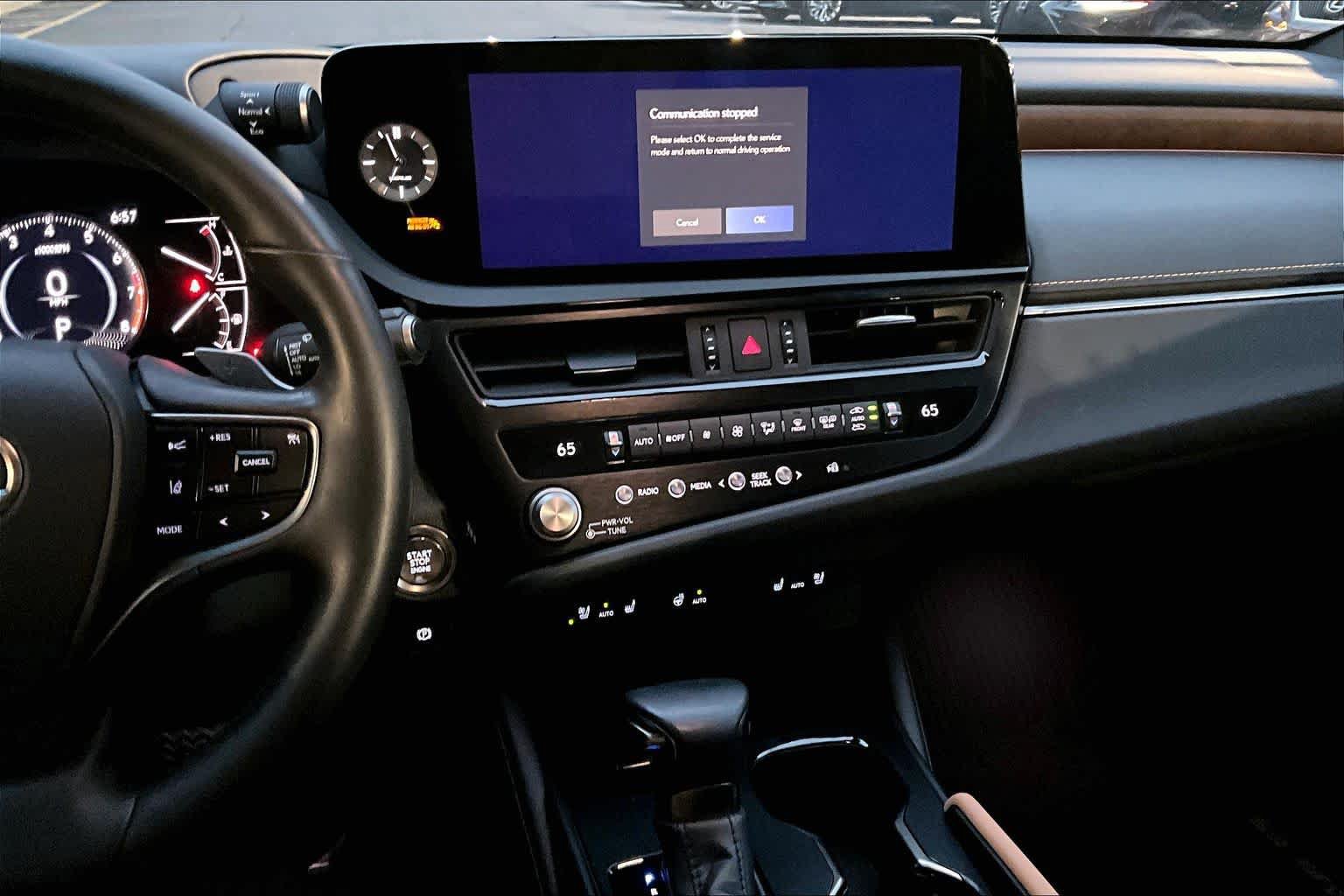 Used 2024 Lexus ES 350 w/ Premium Package FWD image 9
