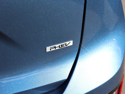 Used 2024 Kia Niro SX Touring image 11