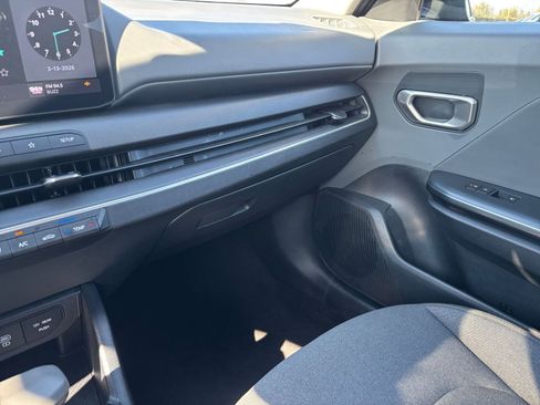 Used 2025 Kia K4 LXS image 34