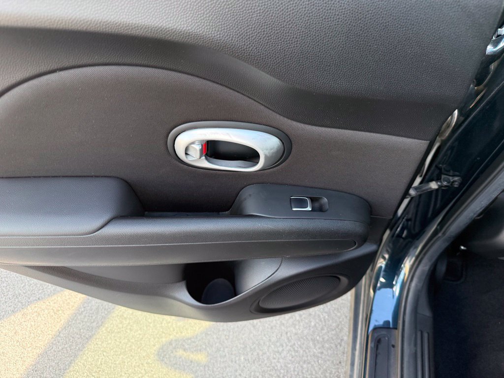 Used 2018 Kia Soul + FWD image 19