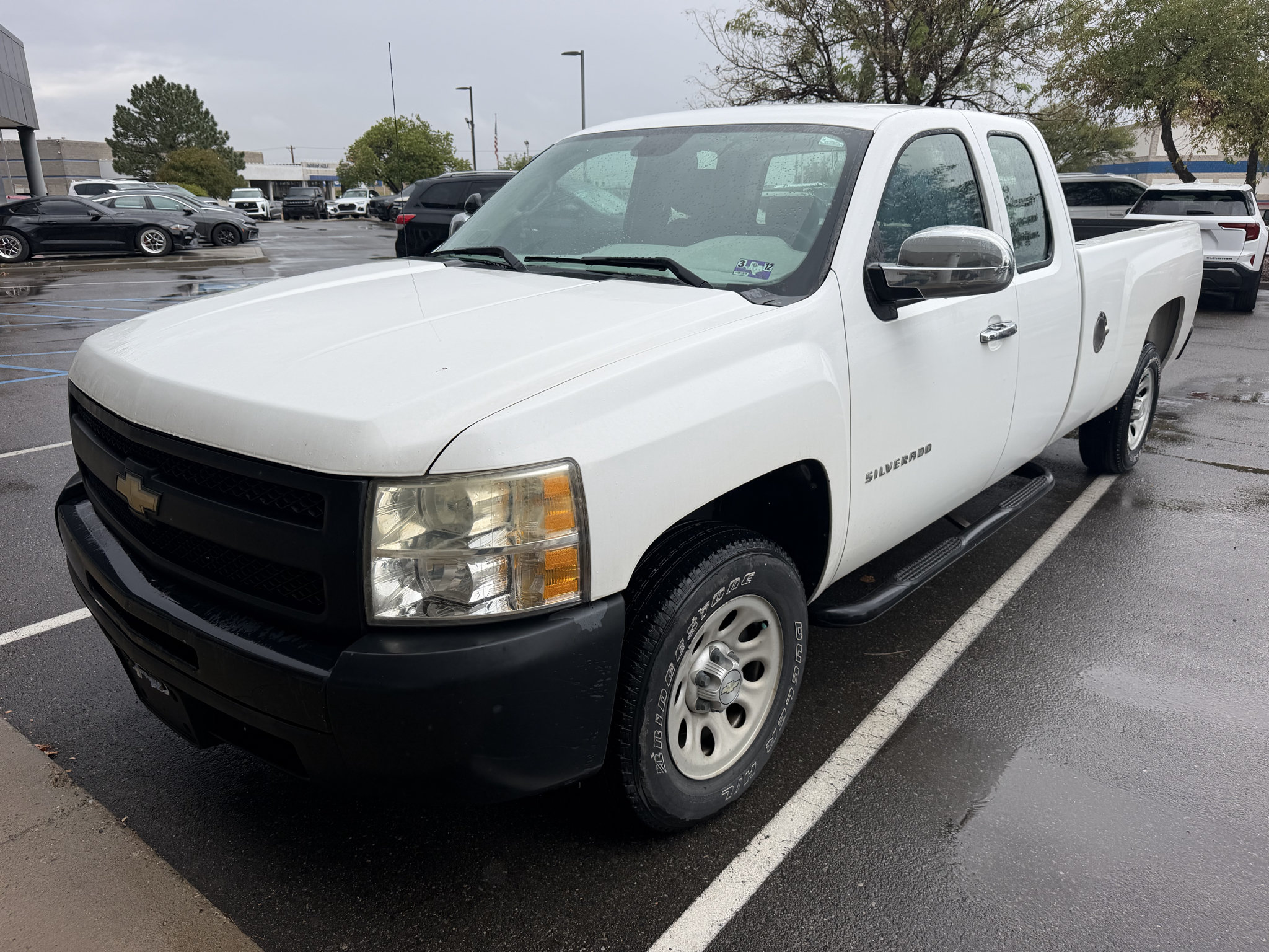 Used 2010 Chevrolet Silverado 1500 W/T RWD image 2
