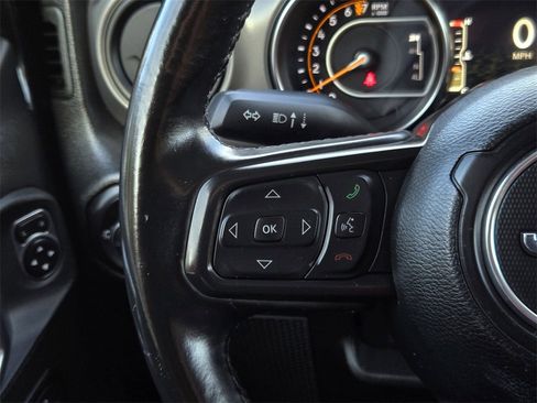 Used 2022 Jeep Gladiator Sport image 22