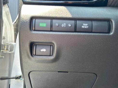 Certified 2025 Nissan Sentra SV FWD image 18