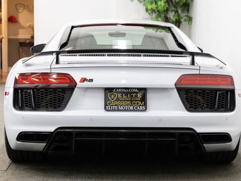 Used 2017 Audi R8 V10 plus AWD/4WD image 4