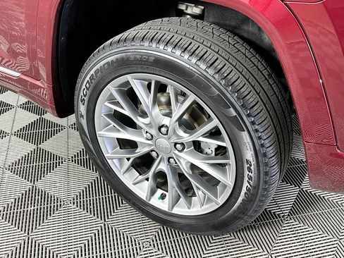 Certified 2025 Jeep Grand Cherokee Summit AWD/4WD image 43