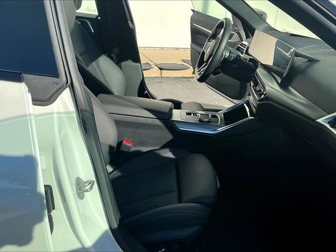 Used 2025 BMW 430i xDrive w/ M Sport Package image 10