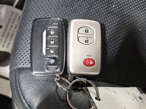 Used 2015 Toyota 4Runner Limited AWD/4WD image 28