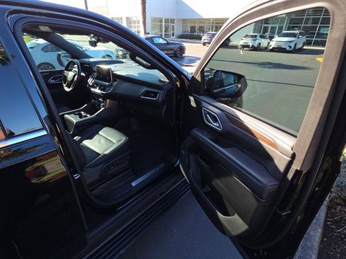 Used 2024 Chevrolet Tahoe High Country w/ Advanced Technology Package image 19
