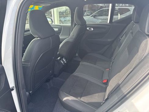 Certified 2025 Volvo XC40 B5 Plus AWD/4WD image 12