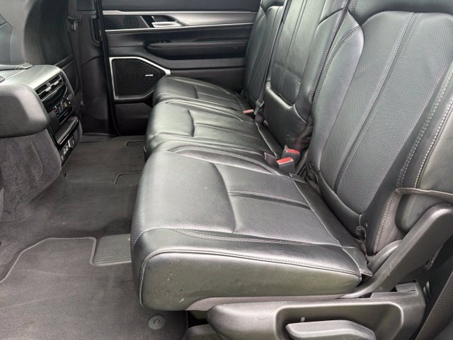 Used 2024 Jeep Wagoneer Series II AWD/4WD image 12