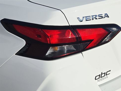 Used 2024 Nissan Versa S w/ Trunk Package image 33