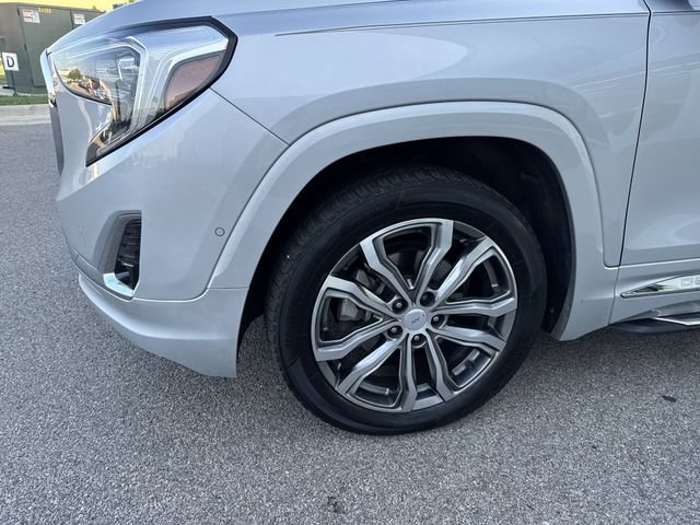 Used 2018 GMC Terrain Denali w/ LPO, 'HIT The Road' Package AWD/4WD image 8