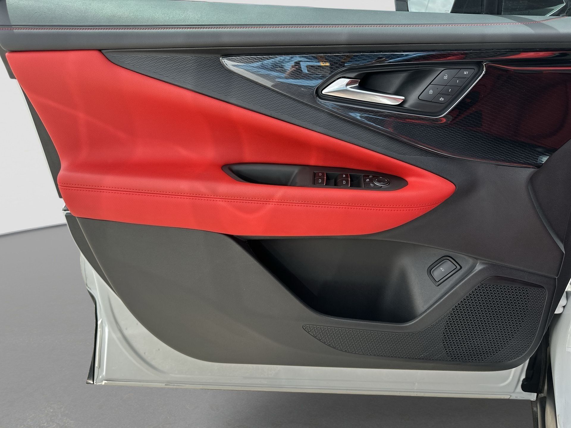 Certified 2024 Chevrolet Blazer EV RS AWD/4WD image 21