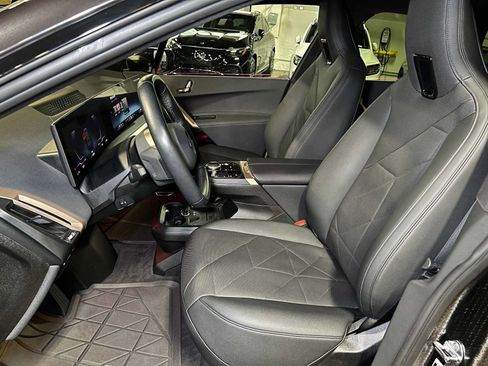 Used 2024 BMW iX xDrive50 w/ Sport Package AWD/4WD image 26