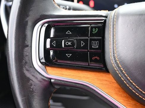 Used 2022 Jeep Grand Wagoneer Series III image 36