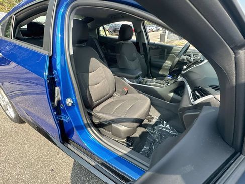 Used 2017 Chevrolet Volt LT w/ Comfort Package FWD image 26