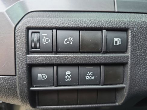 Used 2025 Toyota Tacoma TRD Sport AWD/4WD image 18