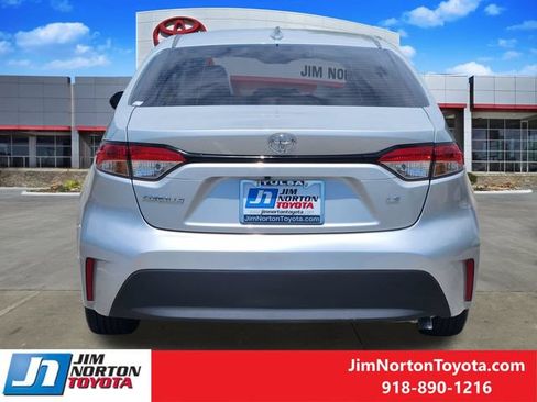 Used 2025 Toyota Corolla LE FWD image 6
