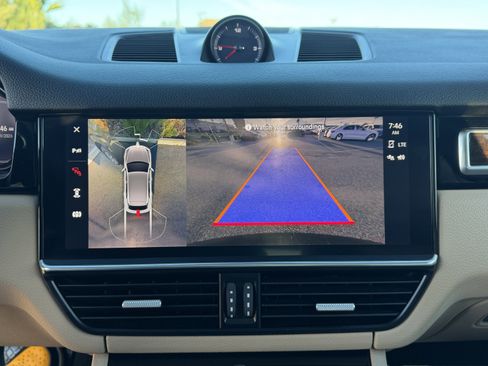 Used 2023 Porsche Cayenne image 28