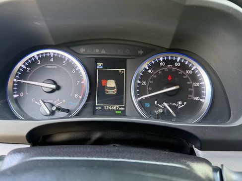 Used 2019 Toyota Highlander XLE FWD image 20