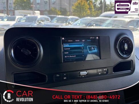 Used 2023 Mercedes-Benz Sprinter 1500 w/ Parking Package image 30
