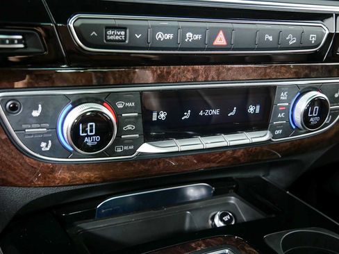 Used 2017 Audi Q7 3.0T Prestige AWD/4WD image 17