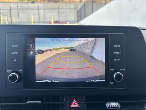 Used 2025 Kia Sportage LX FWD image 23