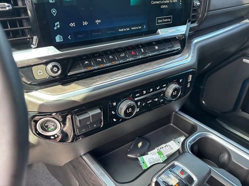 Certified 2024 Chevrolet Silverado 1500 LTZ w/ Technology Package AWD/4WD image 21