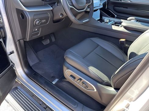 New 2026 Jeep Grand Wagoneer Limited image 28