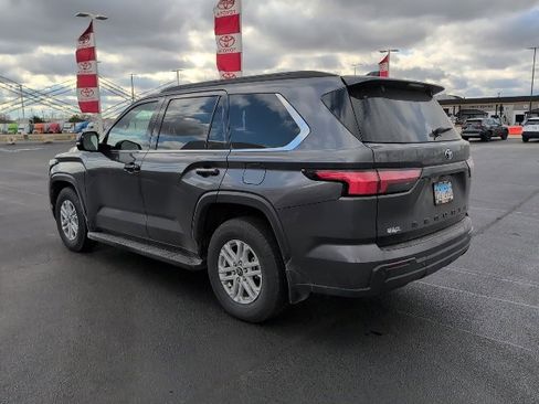 Used 2023 Toyota Sequoia SR5 w/ SR5 Premium Package image 5