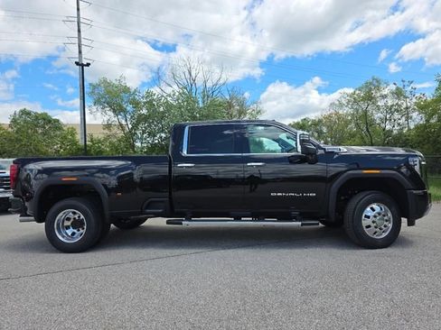 New 2026 GMC Sierra 3500 Denali w/ Denali Reserve Package AWD/4WD image 18