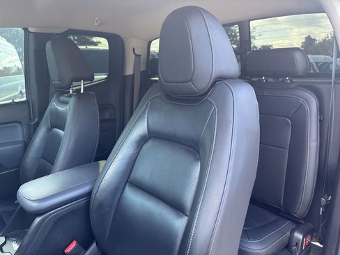 Used 2019 Chevrolet Colorado Z71 w/ LPO, Premium Interior Package image 48