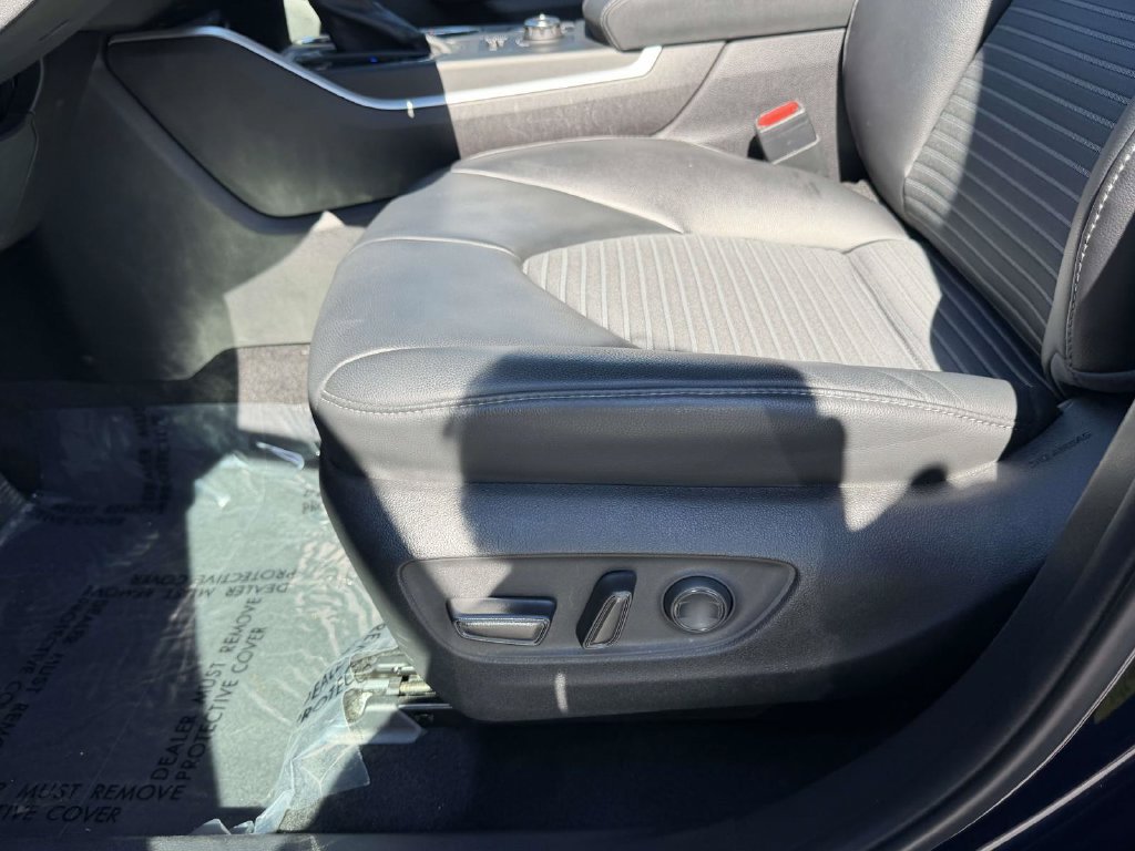 Used 2021 Toyota Highlander XSE AWD/4WD image 17