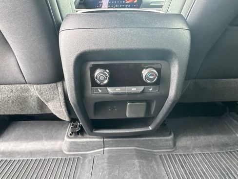 Used 2025 Chevrolet Traverse High Country image 26