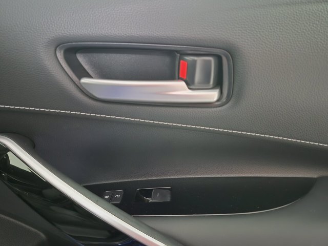 Certified 2025 Toyota Corolla XSE FWD image 33