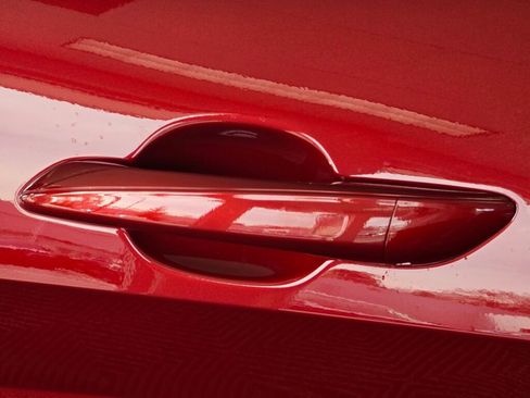 New 2025 Hyundai Elantra Limited image 12