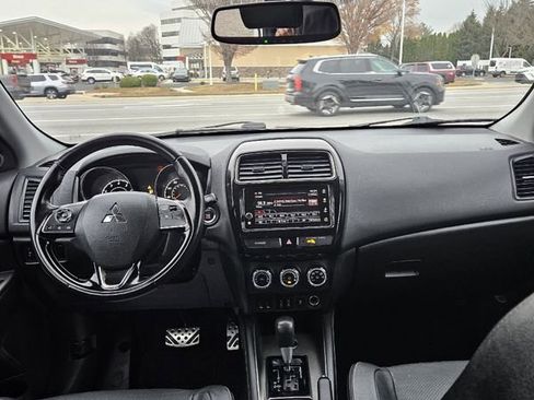 Used 2018 Mitsubishi Outlander Sport SEL image 12