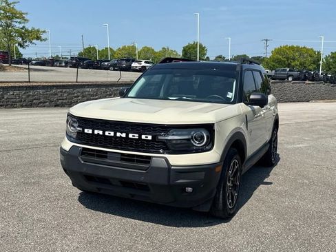 Used 2025 Ford Bronco Sport Outer Banks w/ Outer Banks Tech Package+ AWD/4WD image 9