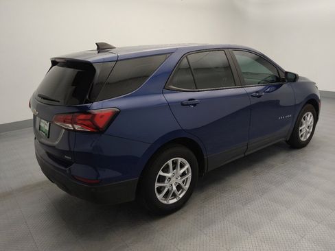 Used 2022 Chevrolet Equinox LS AWD/4WD image 10