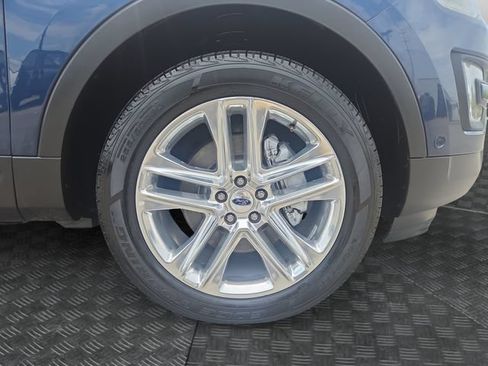Used 2016 Ford Explorer Limited w/ Equipment Group 301A AWD/4WD image 40