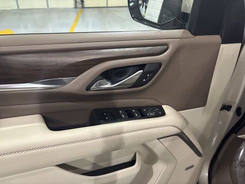 Used 2021 GMC Yukon XL Denali w/ Denali Premium Package image 15