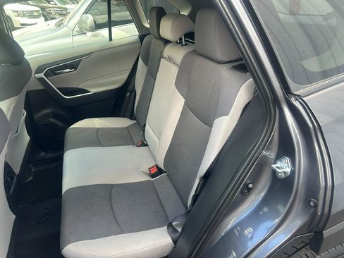 Used 2019 Toyota RAV4 XLE w/ Convenience Package AWD/4WD image 16