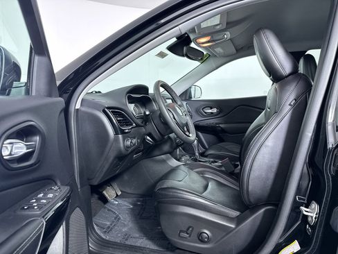 Used 2023 Jeep Cherokee Altitude Lux AWD/4WD image 5