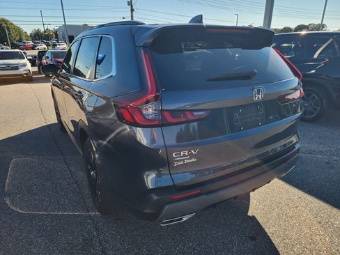 Certified 2025 Honda CR-V Sport image 6